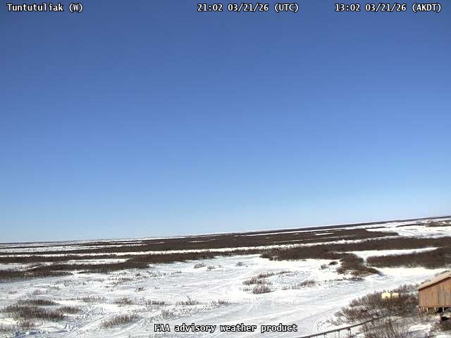 Tuntutuliak — West live webcam