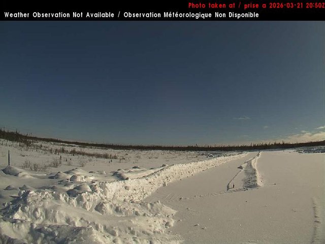 Trout Lake / Sambaa K e — East live webcam