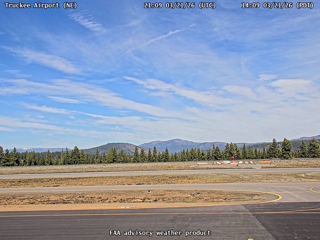Truckee Airport — NorthEast live webcam