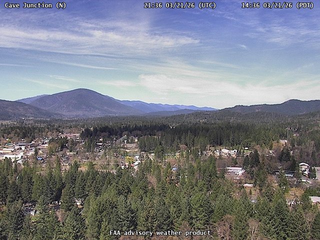 Cave Junction — North live webcam