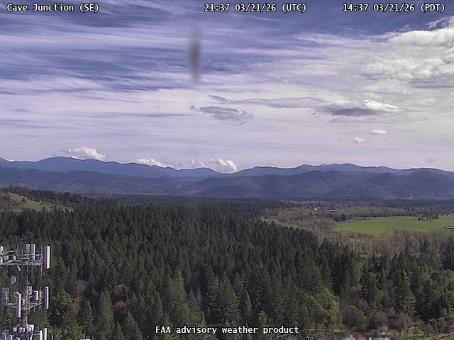 Cave Junction — SouthEast live webcam