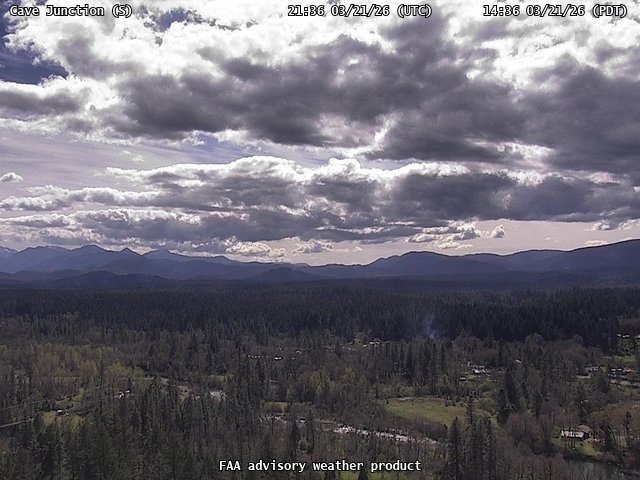 Cave Junction — South live webcam